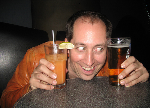 drunk-guy-at-bar.jpg